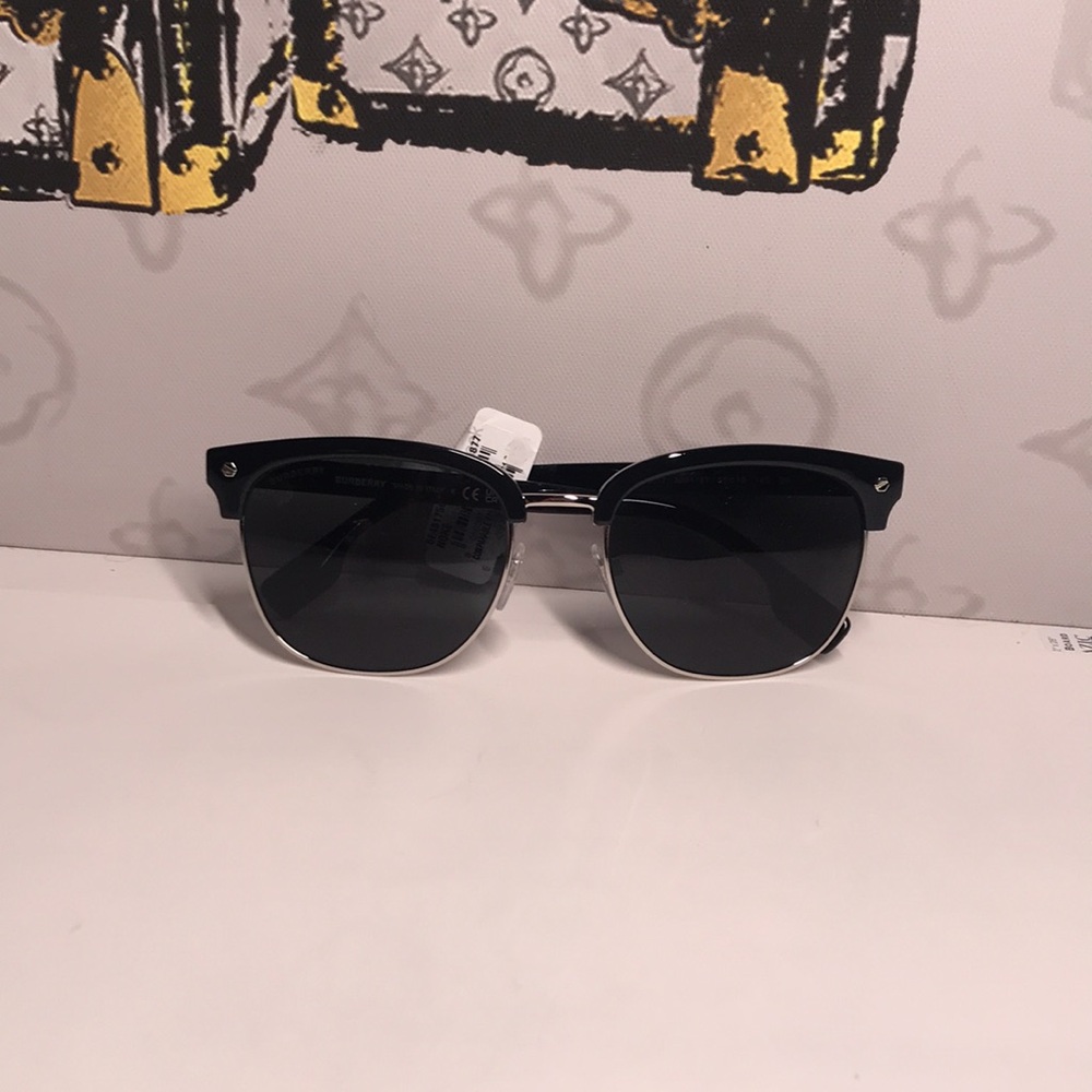 New Authentic Burberry BE4317 8351 Sunglasses - Picture 6 of 15